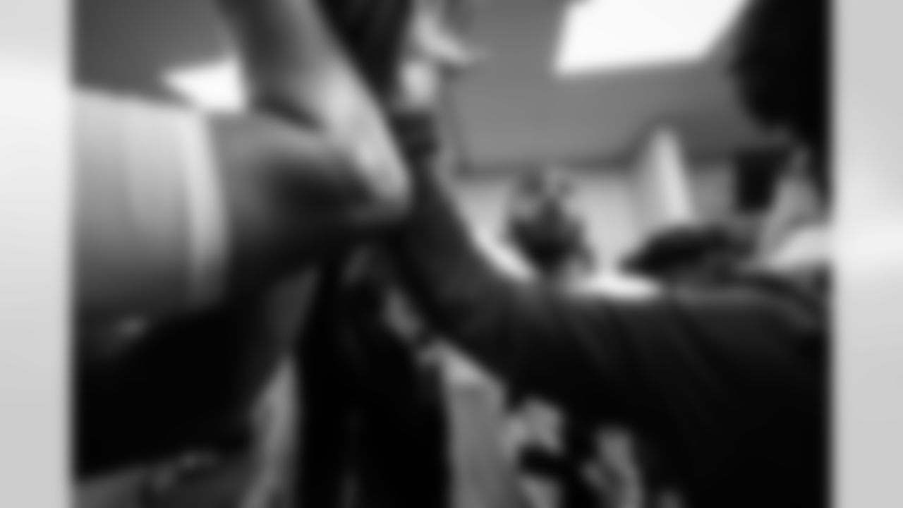 Atlanta Falcons safety Jessie Bates III #3 leads the huddle in the locker room after the Week 2 Game against the Minnesota Vikings at U.S. Bank Stadium in Minneapolis, Minnesota on Sunday, September 14, 2025. (Photo by Jay Bendlin/Atlanta Falcons)