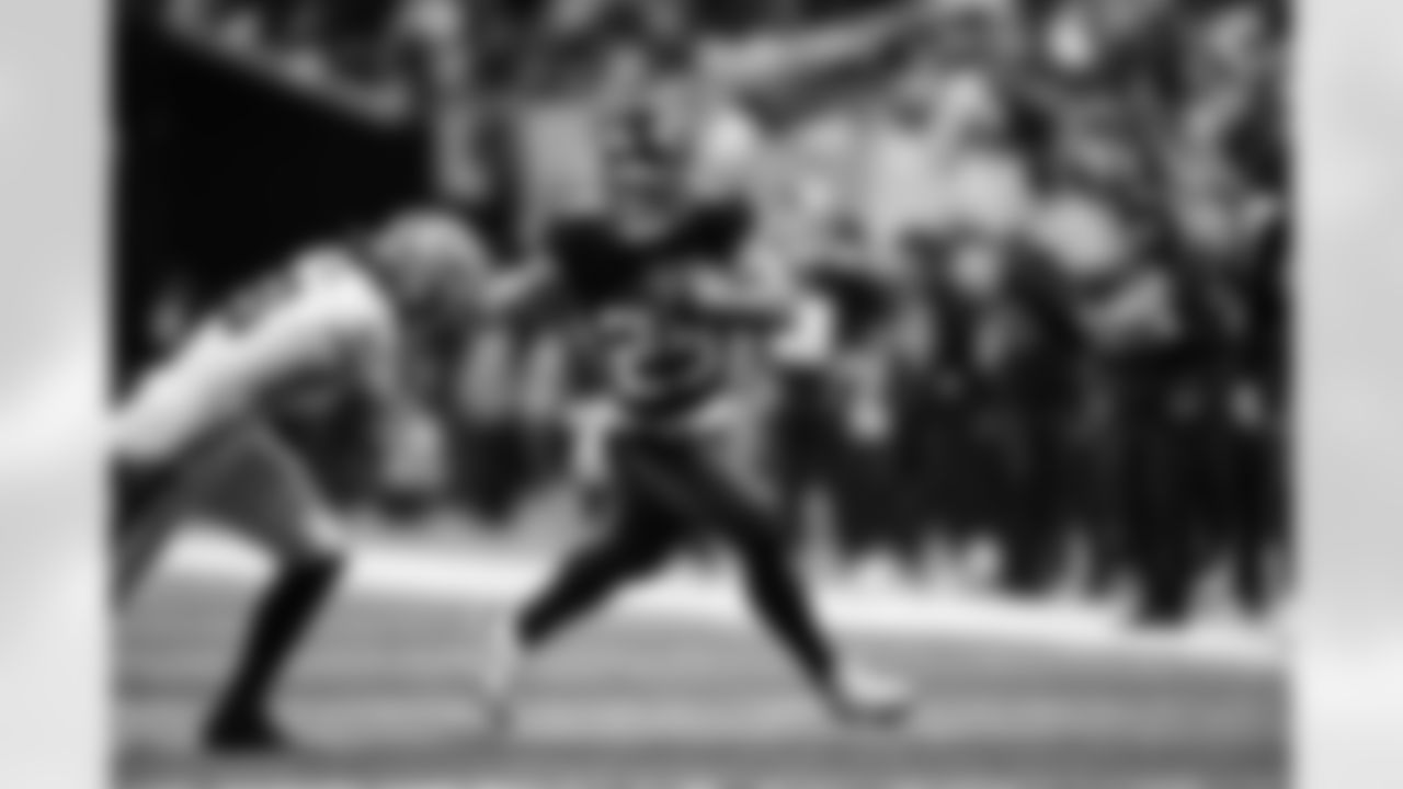 Atlanta Falcons running back Tyler Allgeier #25 runs with the ball during the Week 18 Game against the New Orleans Saints at Mercedes-Benz Stadium in Atlanta, Georgia on Sunday, January 4, 2026. (Photo by AJ Reynolds/Atlanta Falcons)