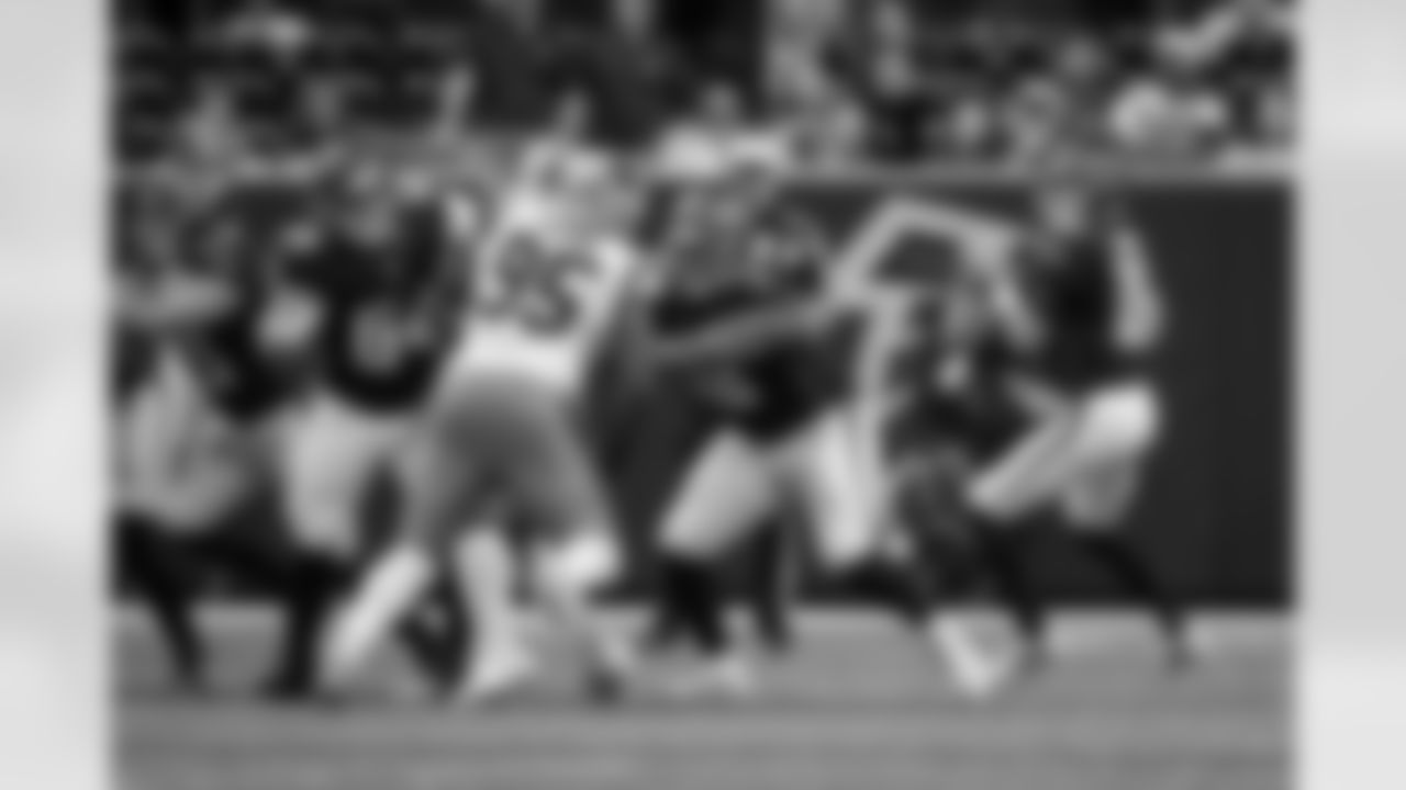 Atlanta Falcons quarterback Kirk Cousins #18 during the Week 11 Game against the Carolina Panthers at Mercedes-Benz Stadium in Atlanta, Georgia on Sunday, November 16, 2025. (Photo by Taylor McLaughlin/Atlanta Falcons)