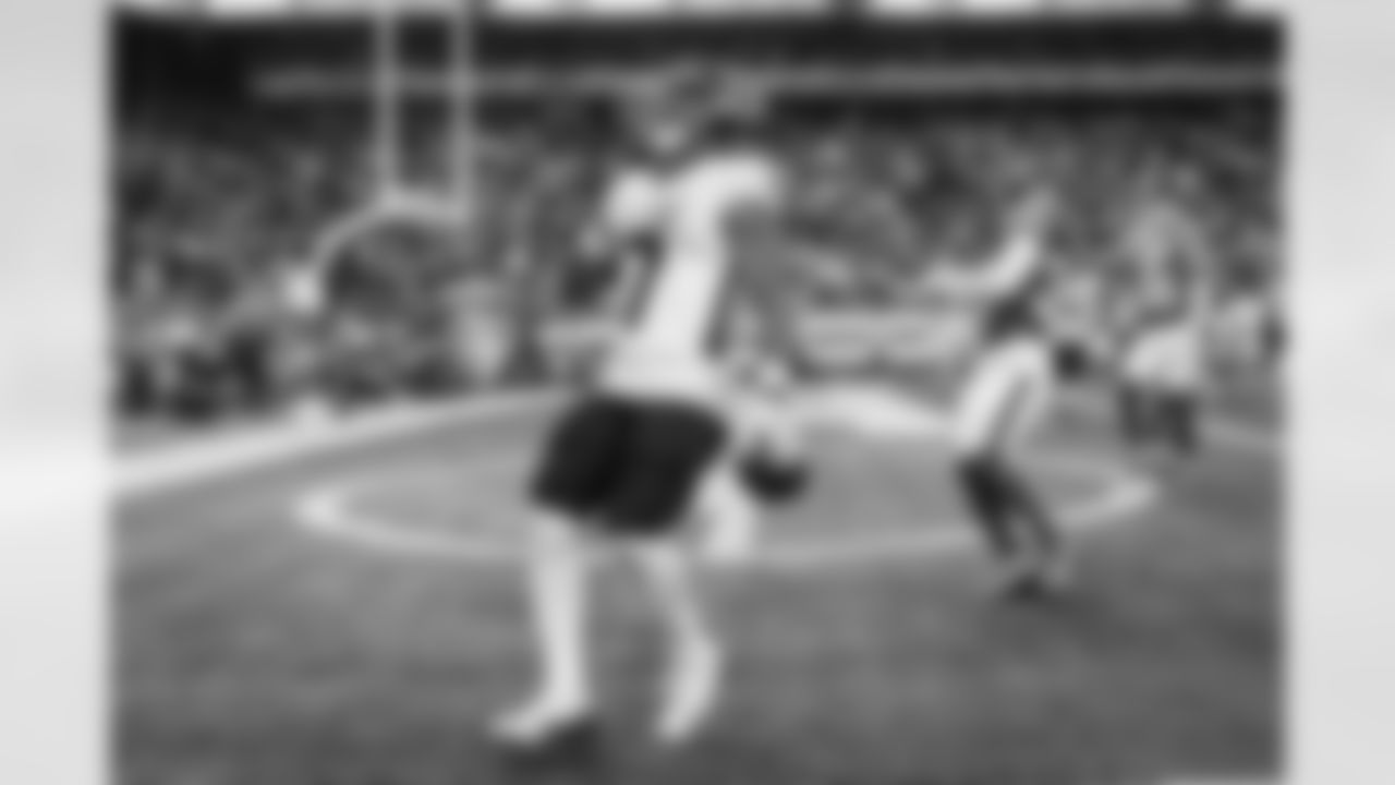 Atlanta Falcons running back Bijan Robinson #7 celebrates after a touchdown during the third quarter of the Week 13 Game against the New York Jets at Metlife Stadium in East Rutherford, New Jersey on Sunday, November 30, 2025. (Photo by Taylor McLaughlin/Atlanta Falcons)