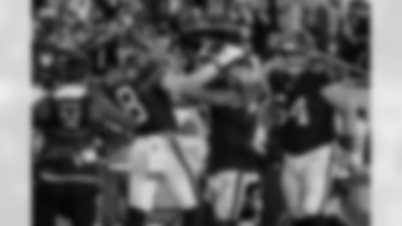 Atlanta Falcons tight end Kyle Pitts Sr. #8 scores a touchdown during the Week 15 Game against the Tampa Bay Buccaneers at Raymond James Stadium in Tampa, Florida on Thursday, December 11, 2025. (Photo by Taylor McLaughlin/Atlanta Falcons)