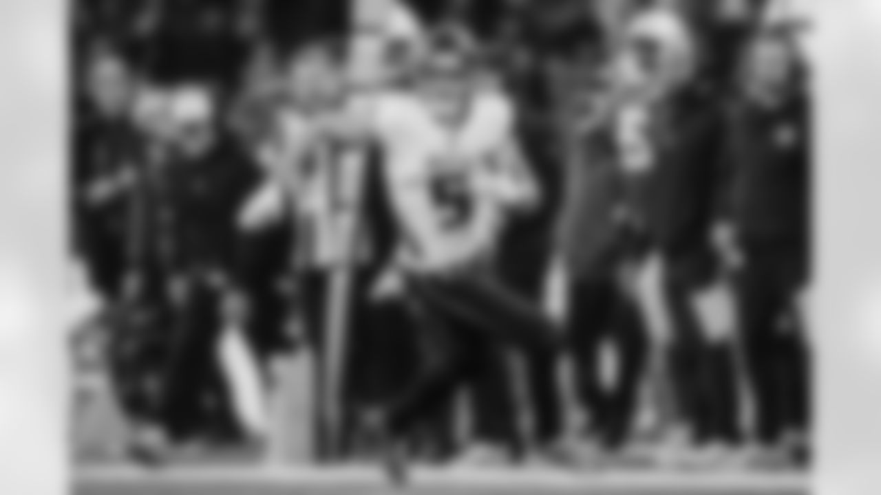 Atlanta Falcons wide receiver Drake London #5 catches the ball during the Week 10 Game against the Indianapolis Colts at Olympic Stadium in Berlin, Germany on Sunday, November 9, 2025. (Photo by Brandon Magnus/Atlanta Falcons)