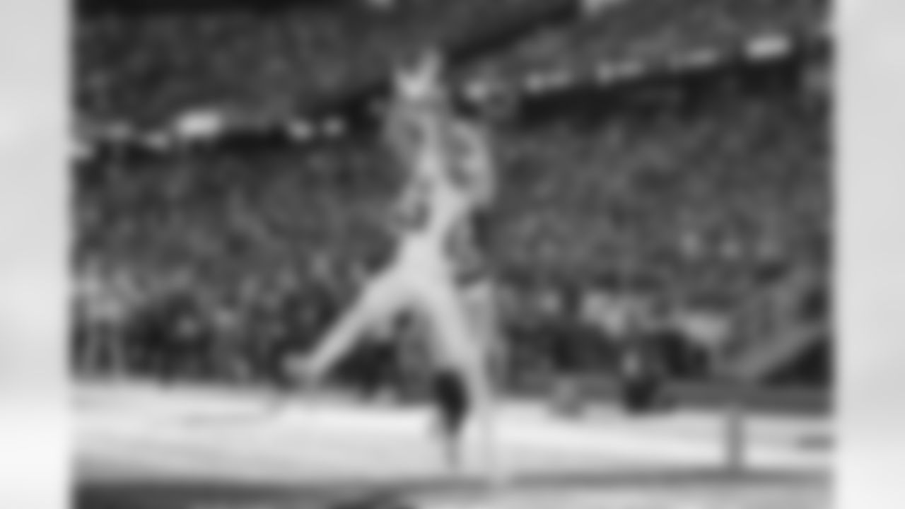 Atlanta Falcons wide receiver Drake London #5 scores a touchdown during the Week 9 Game against the New England Patriots at Gillette Stadium in Foxborough, Massachusetts on Sunday, November 2, 2025. (Photo by Jay Bendlin/Atlanta Falcons)