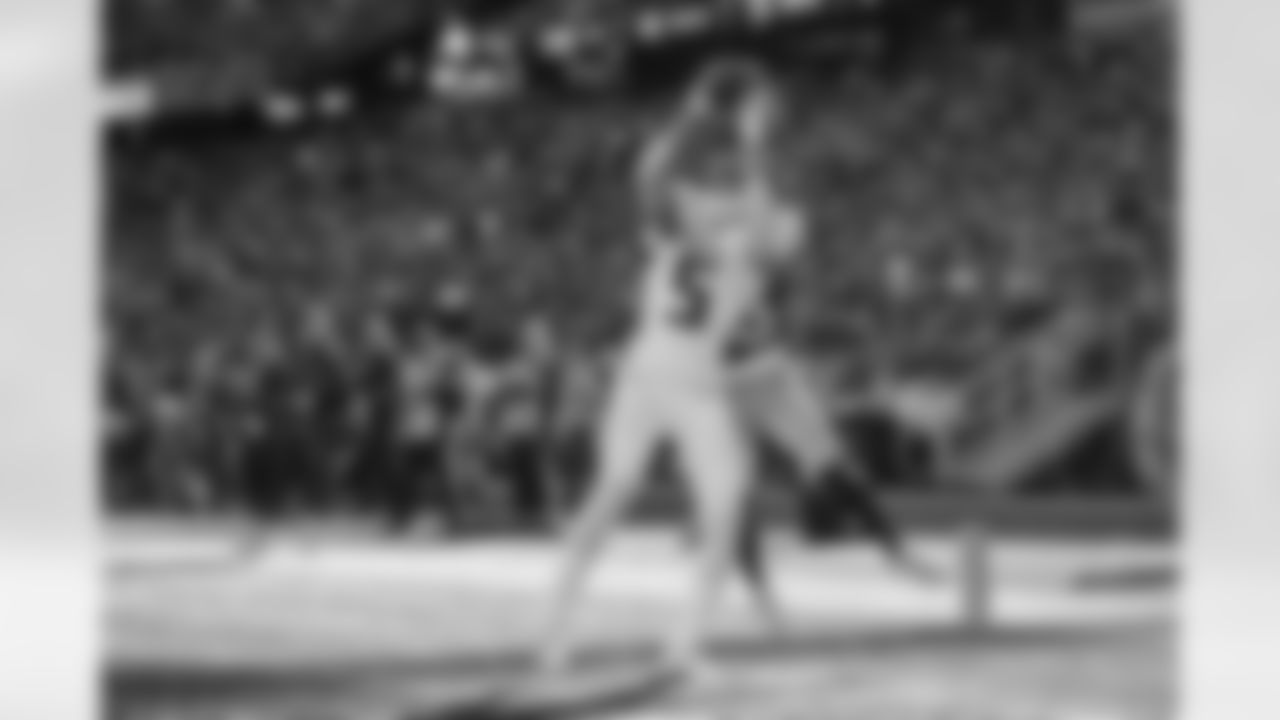 Atlanta Falcons wide receiver Drake London #5 scores a touchdown during the Week 9 Game against the New England Patriots at Gillette Stadium in Foxborough, Massachusetts on Sunday, November 2, 2025. (Photo by Jay Bendlin/Atlanta Falcons)