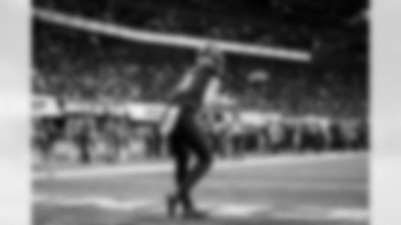 Atlanta Falcons wide receiver Drake London #5 scores a touchdown during the Week 18 Game against the New Orleans Saints at Mercedes-Benz Stadium in Atlanta, Georgia on Sunday, January 4, 2026. (Photo by AJ Reynolds/Atlanta Falcons)