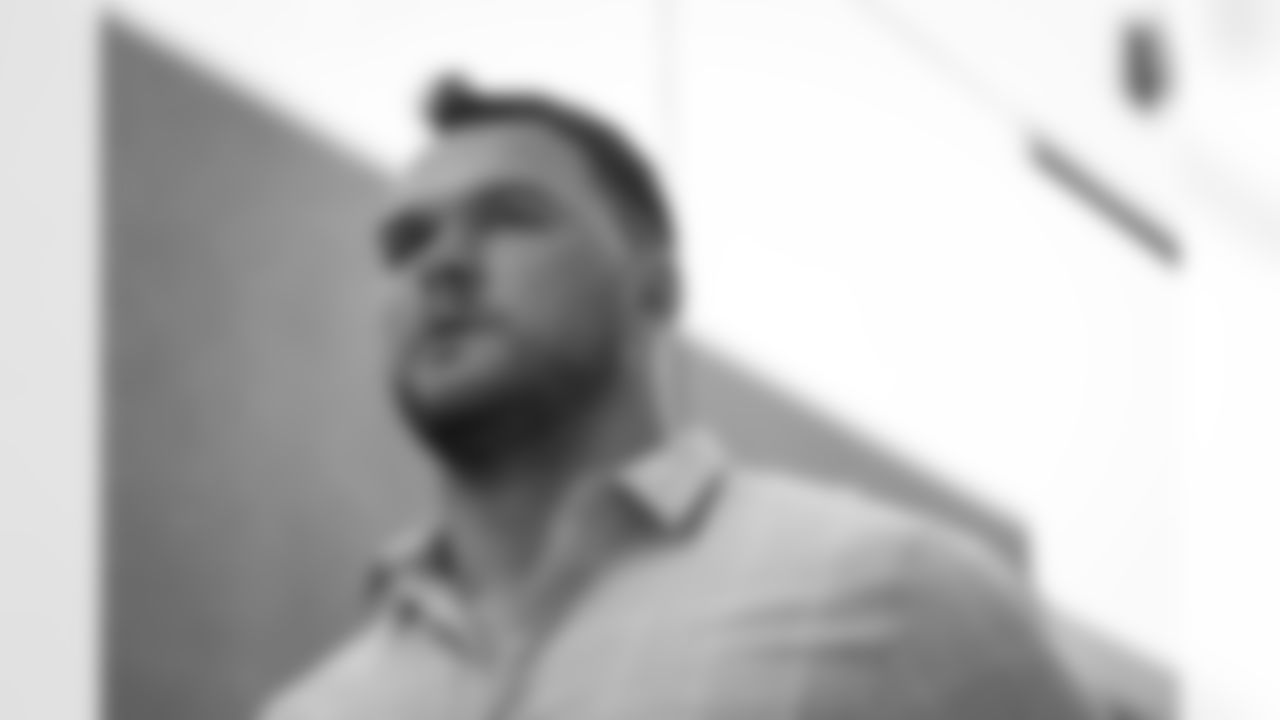 Atlanta Falcons tackle Jake Matthews #70 arrives before the Week 18 Game against the New Orleans Saints at Mercedes-Benz Stadium in Atlanta, Georgia on Sunday, January 4, 2026. (Photo by Brandon Magnus/Atlanta Falcons)