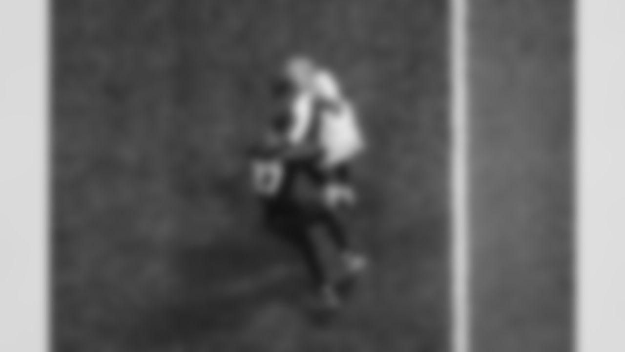 Atlanta Falcons edge rusher James Pearce Jr. #27 makes a record breaking sack during the Week 18 Game against the New Orleans Saints at Mercedes-Benz Stadium in Atlanta, Georgia on Sunday, January 4, 2026. (Photo by Taylor McLaughlin/Atlanta Falcons)