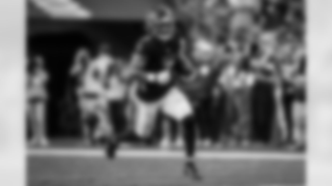 Atlanta Falcons running back Bijan Robinson #7 carries the ball during the second quarter of the Week 16 Game against the Arizona Cardinals at State Farm Stadium in Glendale, Arizona on Sunday, December 21, 2025. (Photo by Jay Bendlin/Atlanta Falcons)