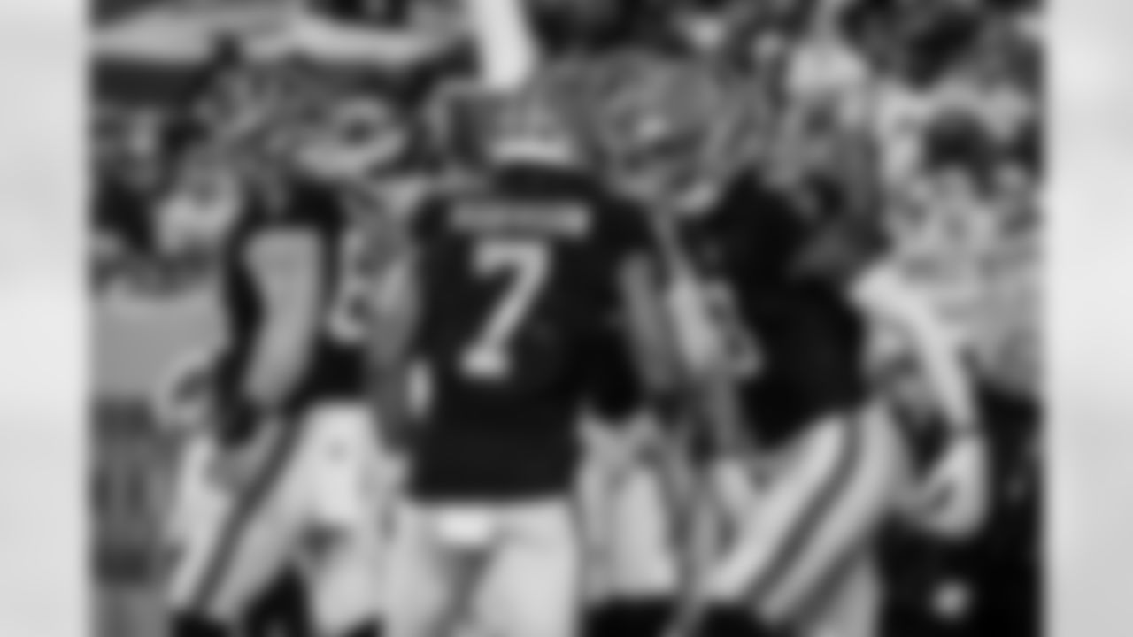 Atlanta Falcons tight end Kyle Pitts Sr. #8 celebrates with teammates after a touchdown during the Week 15 Game against the Tampa Bay Buccaneers at Raymond James Stadium in Tampa, Florida on Thursday, December 11, 2025. (Photo by Taylor McLaughlin/Atlanta Falcons)