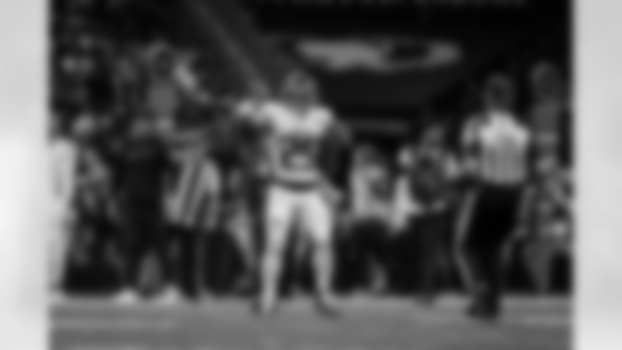 Atlanta Falcons running back Tyler Allgeier #25 reacts during the Week 12 Game against the New Orleans Saints at Caesars Superdome in New Orleans, Louisiana on Sunday, November 23, 2025. (Photo by Taylor McLaughlin/Atlanta Falcons)