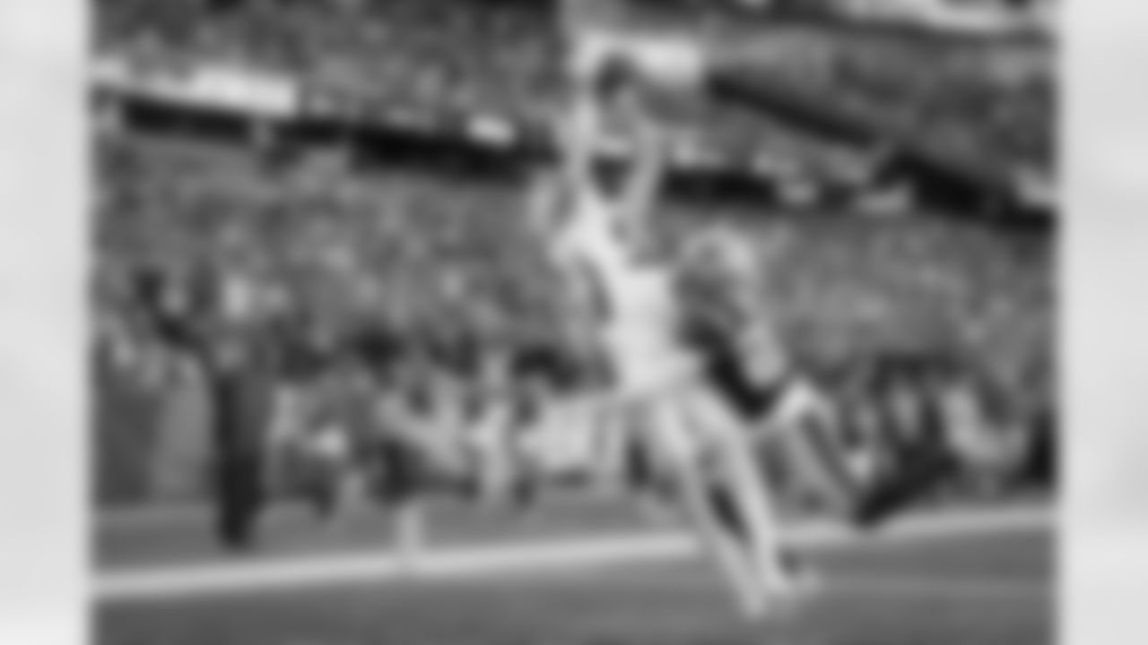 Atlanta Falcons wide receiver Drake London #5 scores a touchdown during the Week 9 Game against the New England Patriots at Gillette Stadium in Foxborough, Massachusetts on Sunday, November 2, 2025. (Photo by Jay Bendlin/Atlanta Falcons)