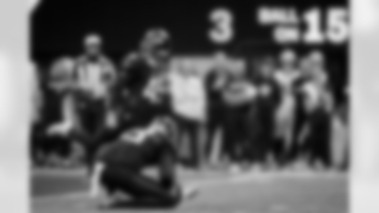 Atlanta Falcons kicker Zane Gonzalez #45 scores an extra point during the Week 18 Game against the New Orleans Saints at Mercedes-Benz Stadium in Atlanta, Georgia on Sunday, January 4, 2026. (Photo by Brandon Magnus/Atlanta Falcons)