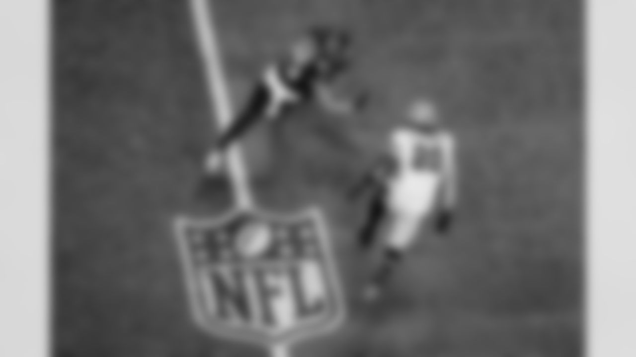 Atlanta Falcons running back Tyler Allgeier #25 runs with the ball during the Week 18 Game against the New Orleans Saints at Mercedes-Benz Stadium in Atlanta, Georgia on Sunday, January 4, 2026. (Photo by Taylor McLaughlin/Atlanta Falcons)