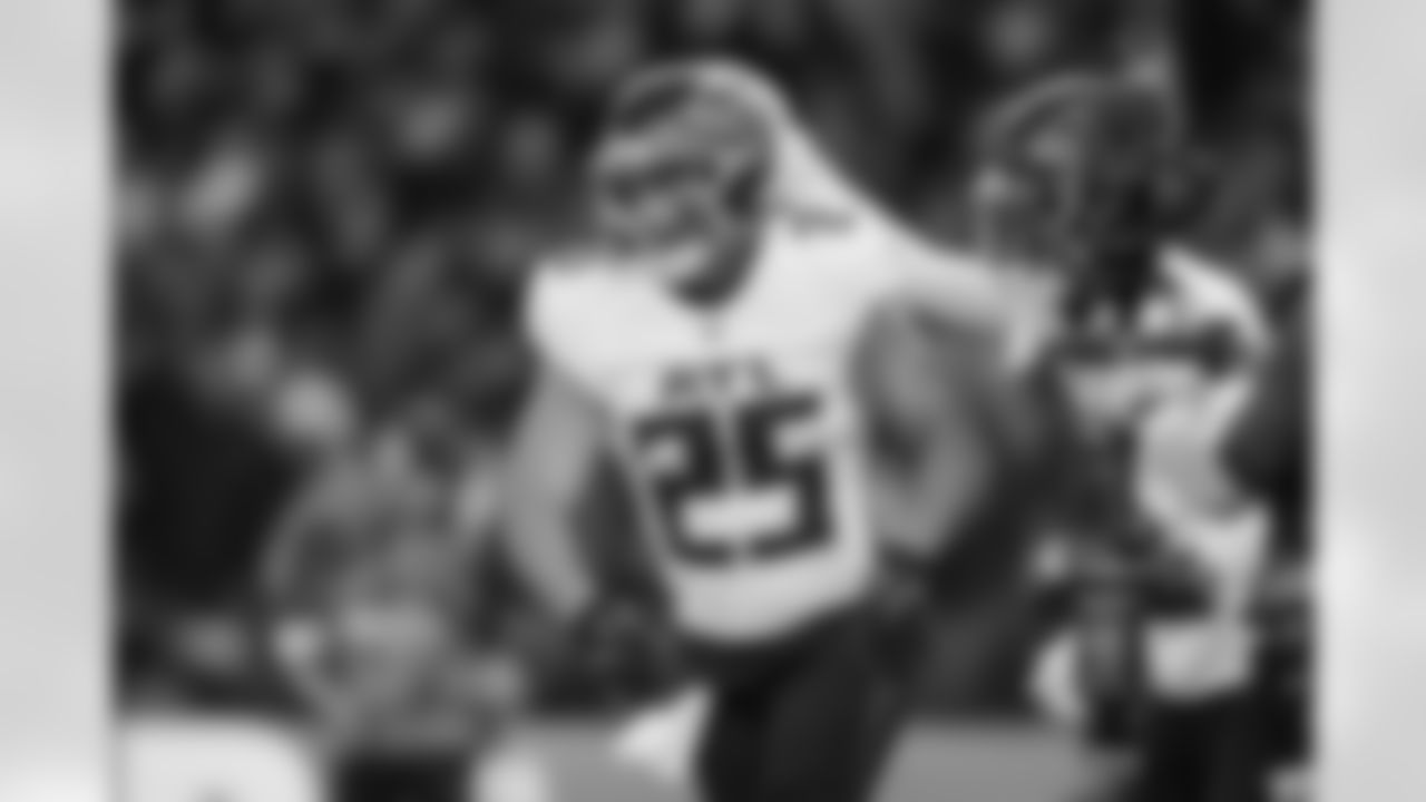 Atlanta Falcons running back Tyler Allgeier #25 scores a touchdown during the Week 10 Game against the Indianapolis Colts at Olympic Stadium in Berlin, Germany on Sunday, November 9, 2025. (Photo by Jay Bendlin/Atlanta Falcons)