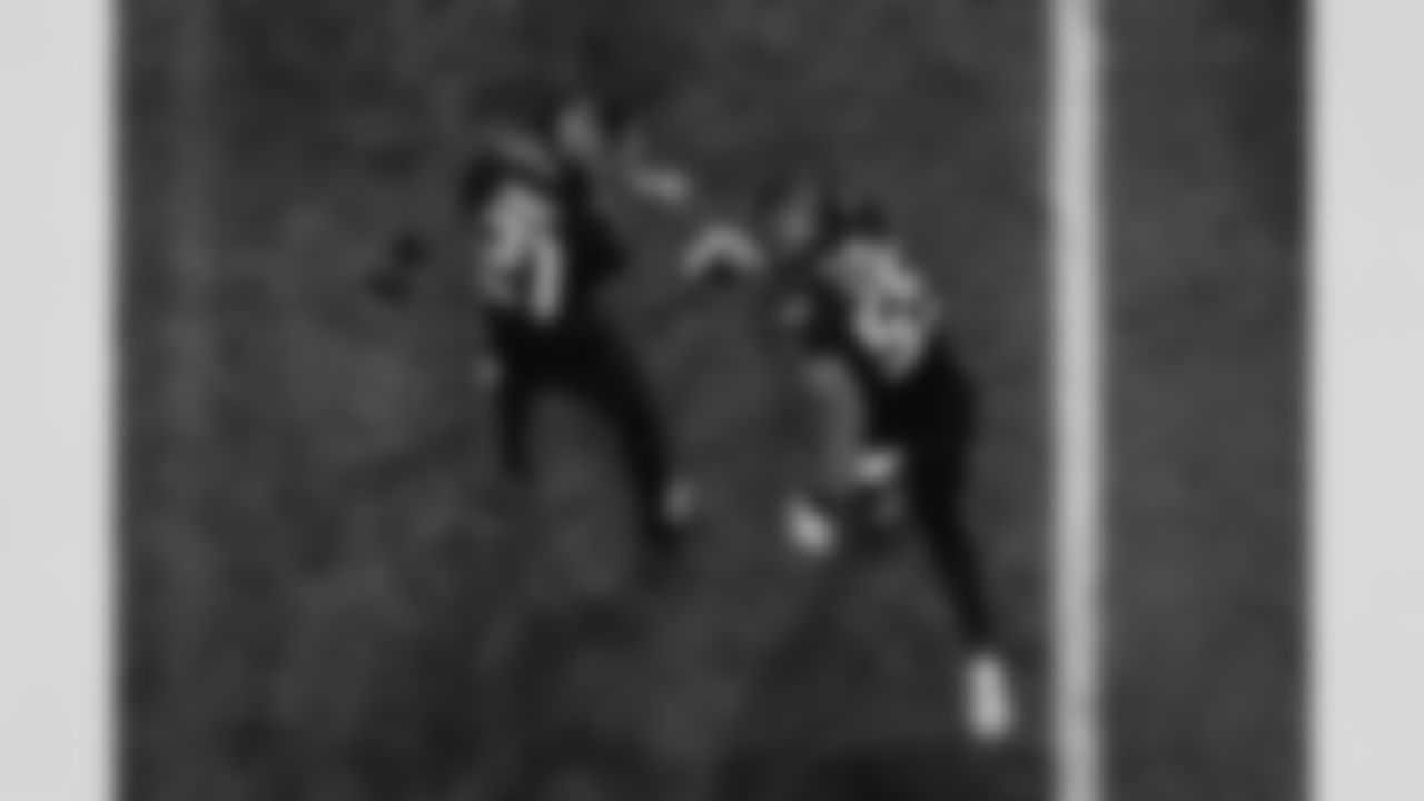 Atlanta Falcons inside linebacker Kaden Elliss #55 and Atlanta Falcons cornerback Mike Hughes #21 react during the Week 1 Game against the Tampa Bay Buccaneers at Mercedes-Benz Stadium in Atlanta, Georgia on Sunday, September 7, 2025. (Photo by Brandon Magnus/Atlanta Falcons)