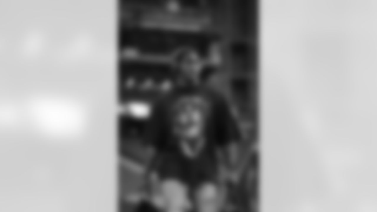 Atlanta Falcons running back Nathan Carter #38 arrives before the Week 16 Game against the Arizona Cardinals at State Farm Stadium in Glendale, Arizona on Sunday, December 21, 2025. (Photo by Taylor McLaughlin/Atlanta Falcons)