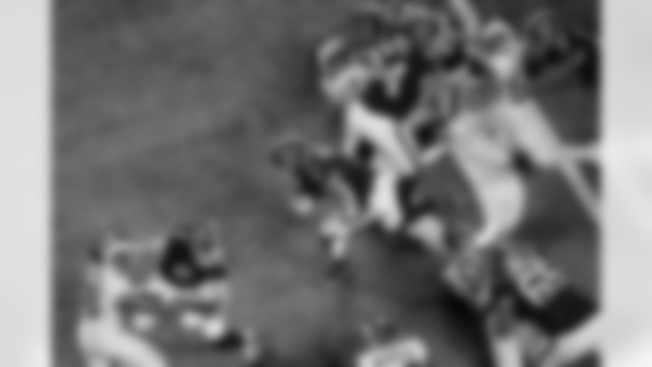 Atlanta Falcons running back Bijan Robinson #7 scores a touchdown during the Week 17 Game against the Los Angeles Rams at Mercedes-Benz Stadium in Atlanta, Georgia on Monday, December 29, 2025. (Photo by Jay Bendlin/Atlanta Falcons)