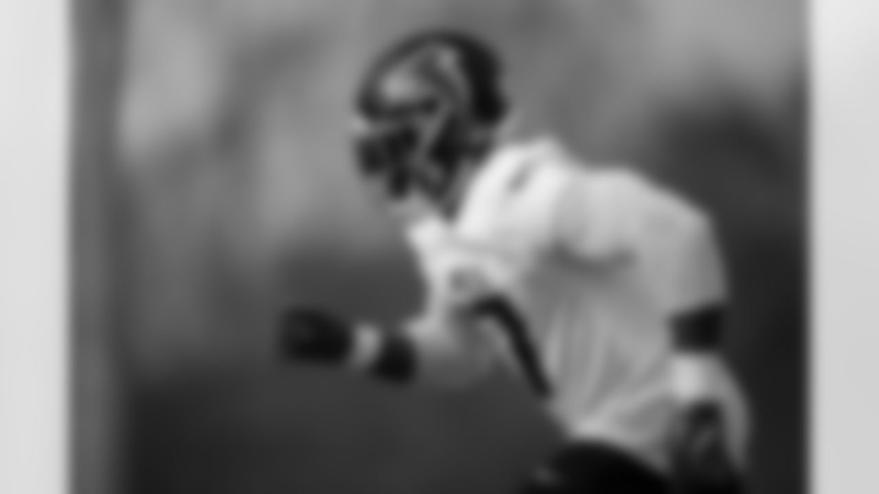 Atlanta Falcons outside linebacker Arnold Ebiketie #17 during practice at Atlanta Falcons Training Facility in Flowery Branch, Georgia, on Wednesday, December 17, 2025. (Photo by Jay Bendlin/Atlanta Falcons)