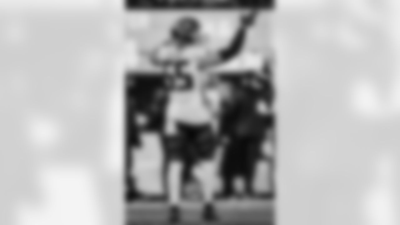 Atlanta Falcons linebacker Kaden Elliss #55 reacts during the second half of the Week 13 Game against the New York Jets at Metlife Stadium in East Rutherford, New Jersey on Sunday, November 30, 2025. (Photo by Caean Couto/Atlanta Falcons)