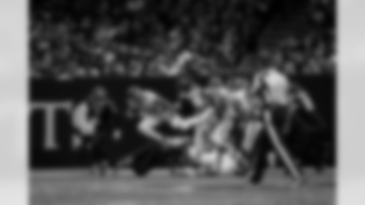 Atlanta Falcons running back Tyler Allgeier #25 runs the ball during the Week 12 Game against the New Orleans Saints at Caesars Superdome in New Orleans, Louisiana on Sunday, November 23, 2025. (Photo by Taylor McLaughlin/Atlanta Falcons)