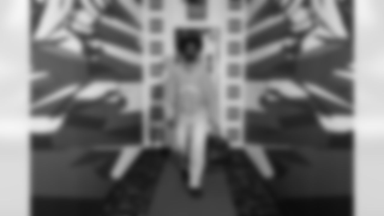 Atlanta Falcons safety Jordan Fuller #29 arrives before the Week 11 Game against the Carolina Panthers at Mercedes-Benz Stadium in Atlanta, Georgia on Sunday, November 16, 2025. (Photo by Taylor McLaughlin/Atlanta Falcons)