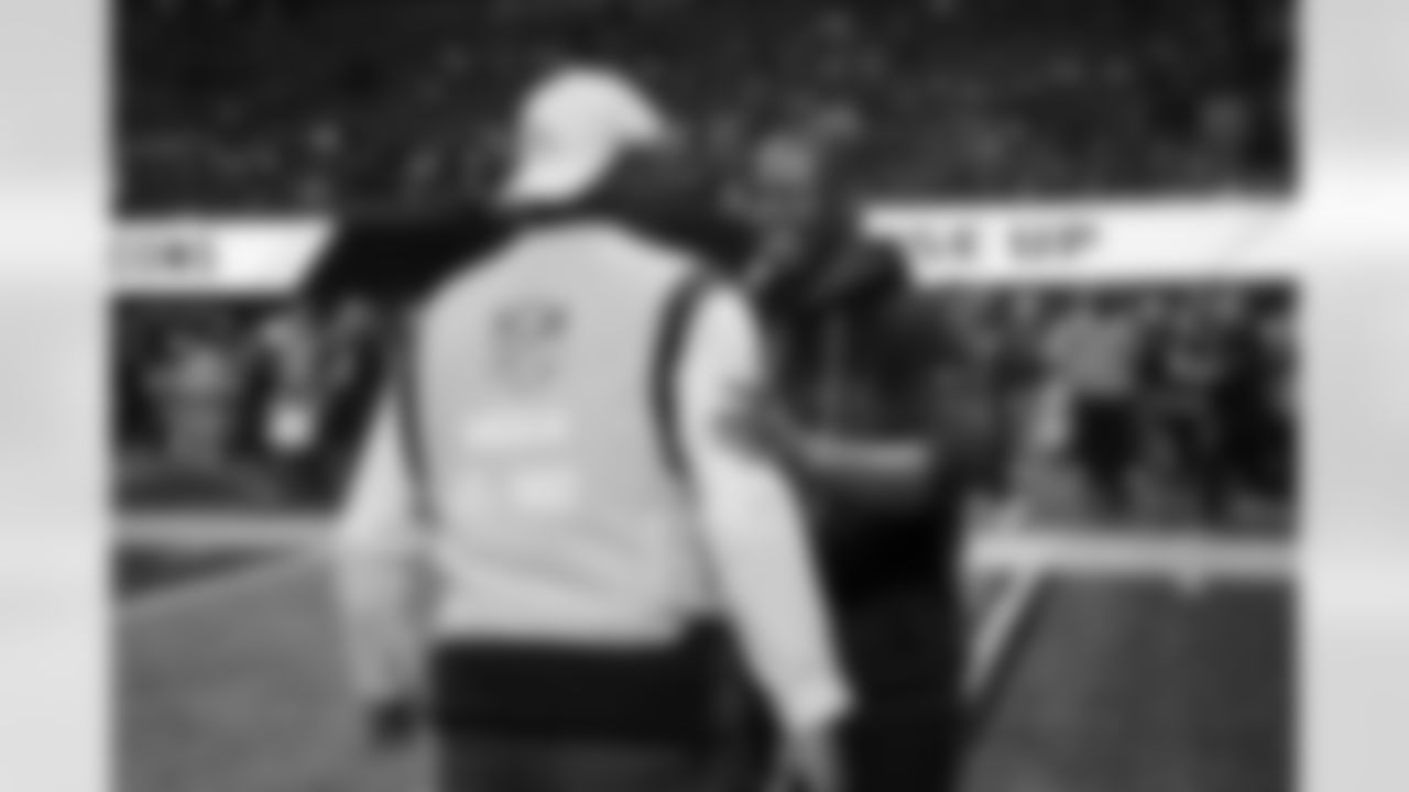 Ken Griffey Jr. with Atlanta Falcons head coach Raheem Morris before the Week 14 Game against the Seattle Seahawks at Mercedes-Benz Stadium in Atlanta, Georgia on Sunday, December 7, 2025. (Photo by Brandon Magnus/Atlanta Falcons)