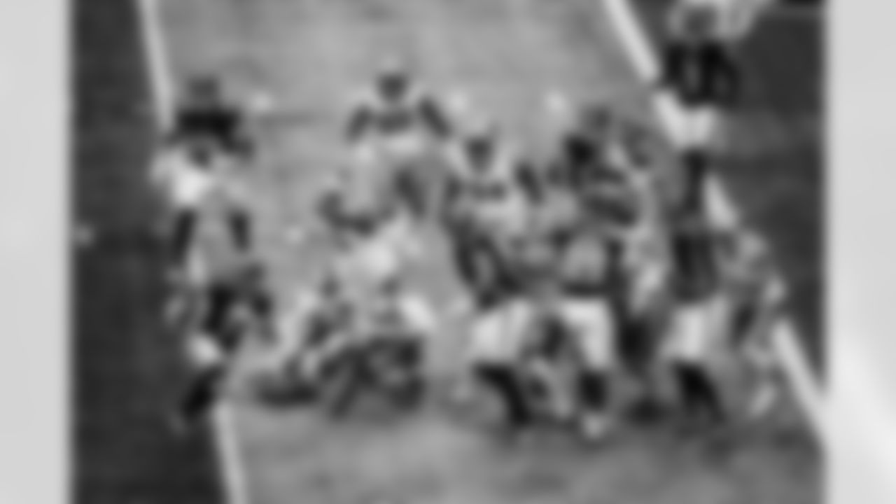 Atlanta Falcons running back Bijan Robinson #7 scores a touchdown during the Week 11 Game against the Carolina Panthers at Mercedes-Benz Stadium in Atlanta, Georgia on Sunday, November 16, 2025. (Photo by Bee Trofort-Wilson/Atlanta Falcons)