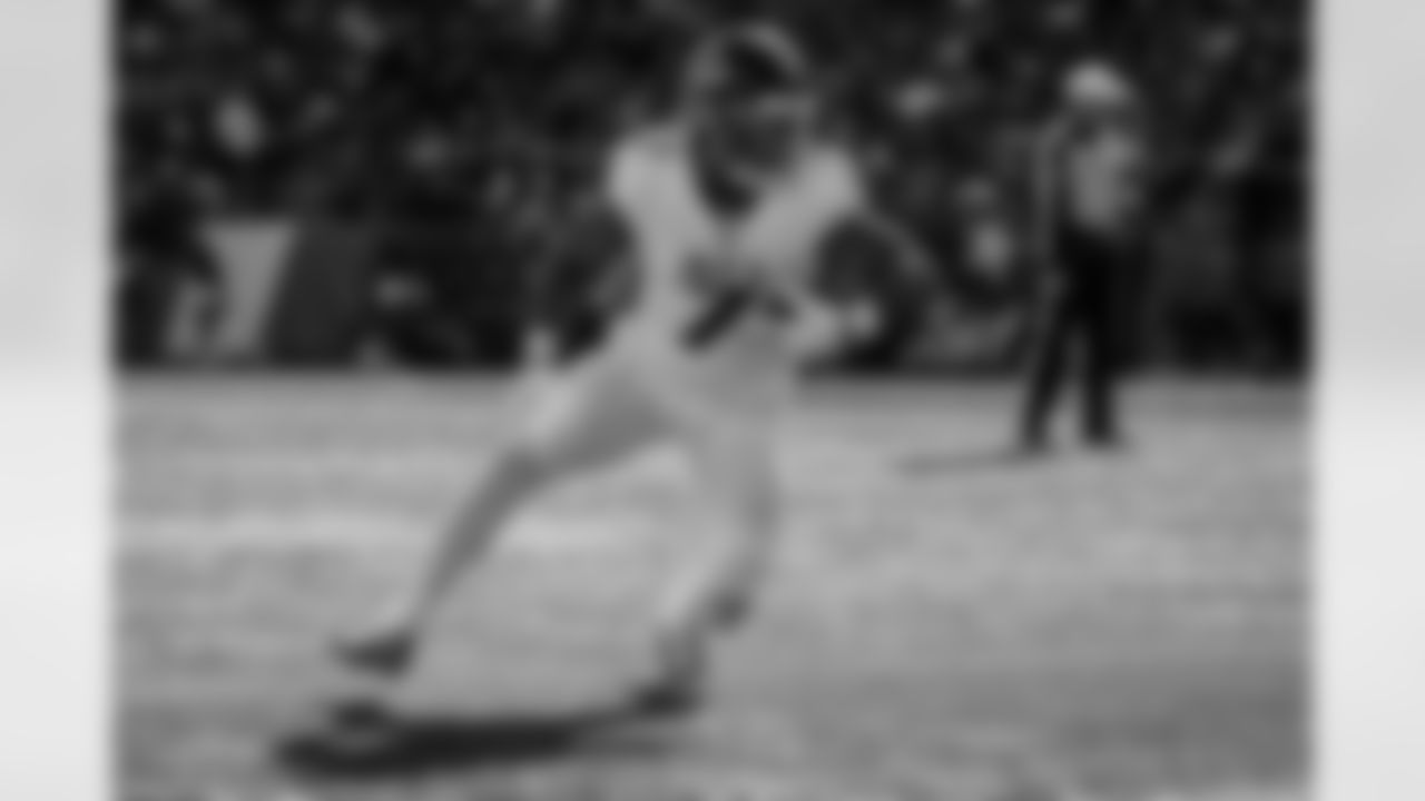 Atlanta Falcons running back Bijan Robinson #7 runs with the ball during the first half of the Week 9 Game against the New England Patriots at Gillette Stadium in Foxborough, Massachusetts on Sunday, November 2, 2025. (Photo by Taylor McLaughlin/Atlanta Falcons)