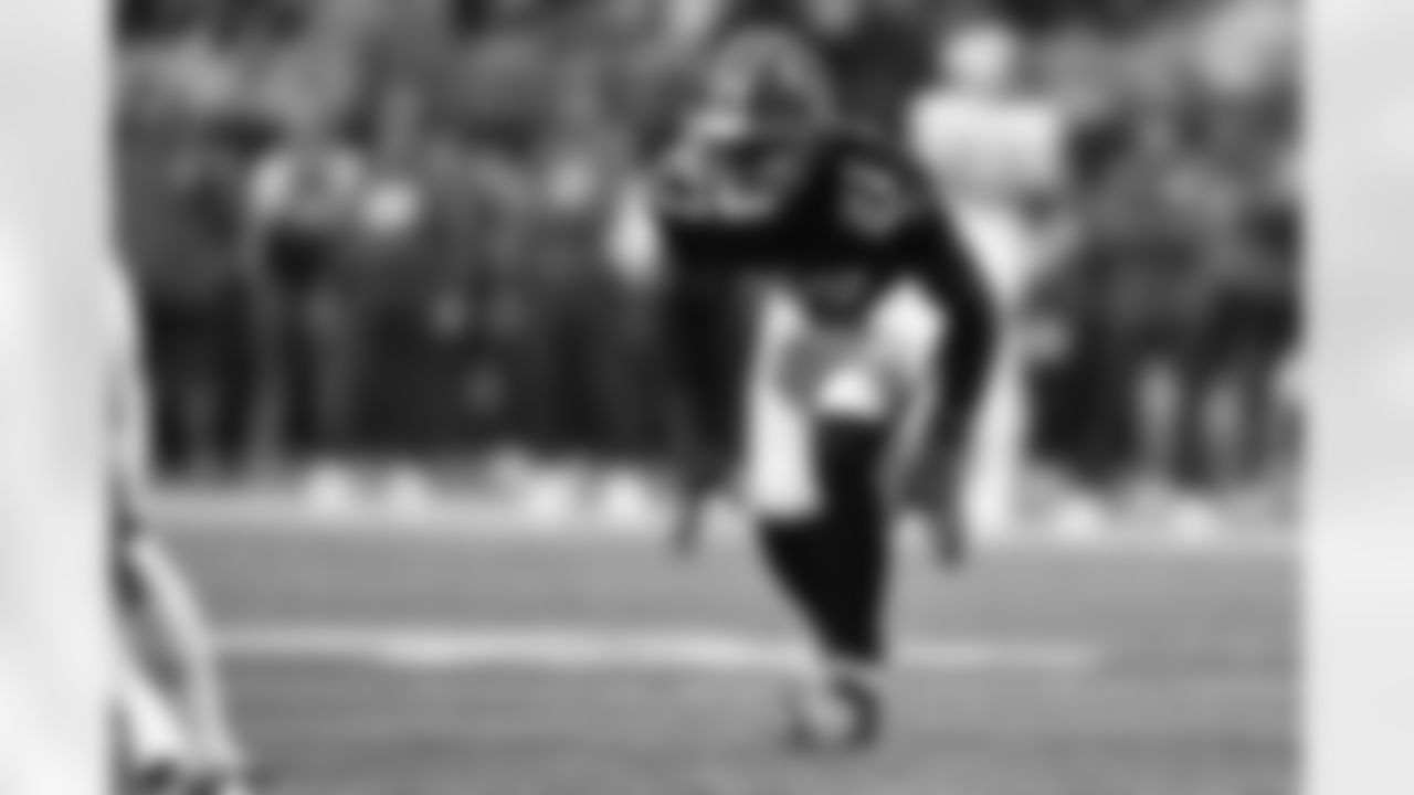 Atlanta Falcons edge rusher James Pearce Jr. #27 during the Week 17 Game against the Los Angeles Rams at Mercedes-Benz Stadium in Atlanta, Ga. on Monday, December 29, 2025. (Photo by AJ Reynolds/Atlanta Falcons)