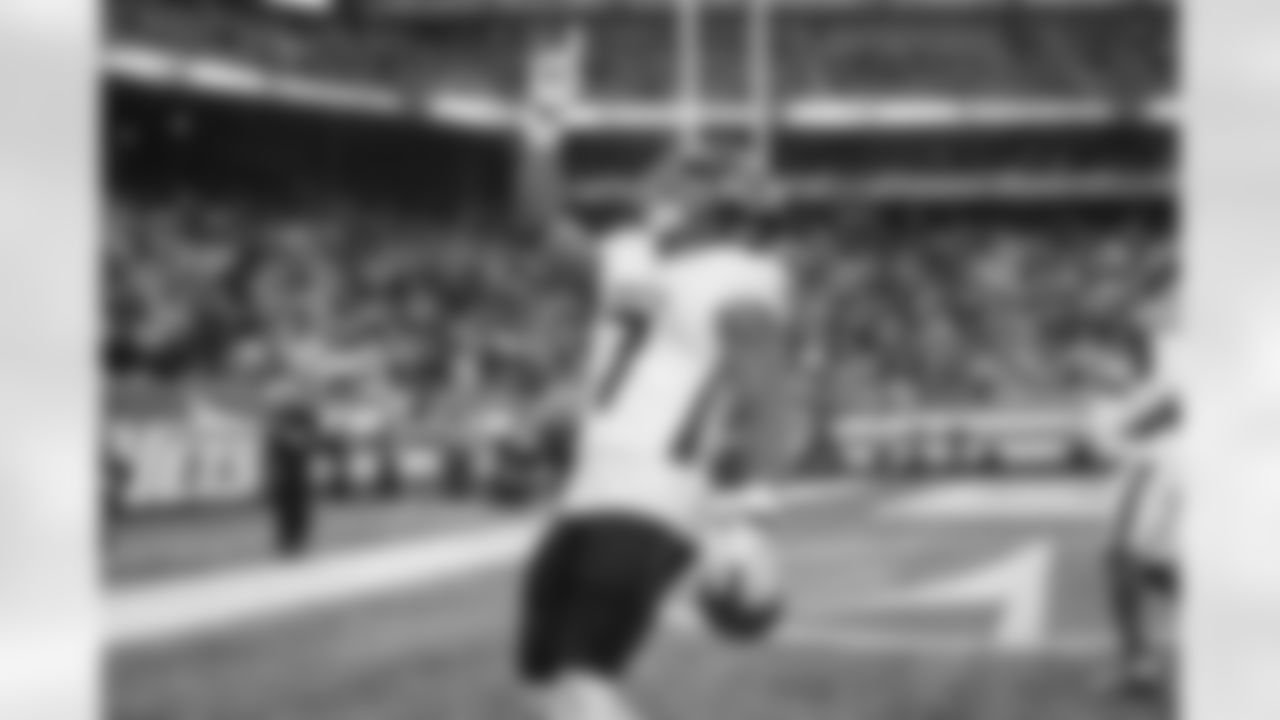 Atlanta Falcons running back Bijan Robinson #7 celebrates after a touchdown during the third quarter of the Week 13 Game against the New York Jets at Metlife Stadium in East Rutherford, New Jersey on Sunday, November 30, 2025. (Photo by Taylor McLaughlin/Atlanta Falcons)