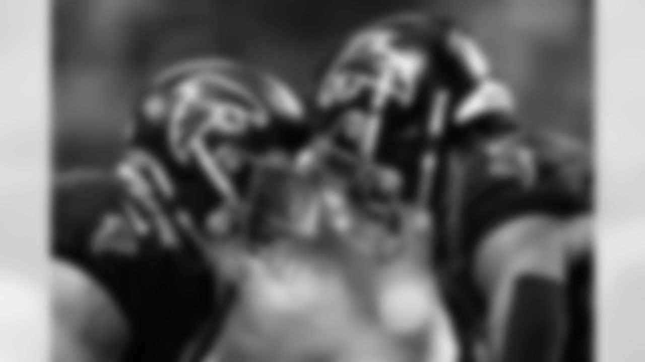 Atlanta Falcons running back Tyler Allgeier #25 and Atlanta Falcons running back Bijan Robinson #7 celebrate after a touchdown during the Week 4 Game against the Washington Commanders at Mercedes-Benz Stadium in Atlanta, Georgia on Sunday, September 28, 2025. (Photo by AJ Reynolds/Atlanta Falcons)