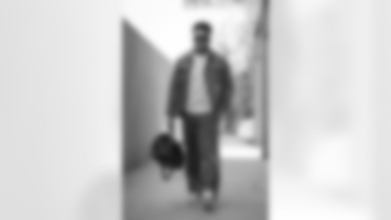 Atlanta Falcons offensive lineman Matthew Bergeron #65 arrives before the Week 18 Game against the New Orleans Saints at Mercedes-Benz Stadium in Atlanta, Georgia on Sunday, January 4, 2026. (Photo by Brandon Magnus/Atlanta Falcons)