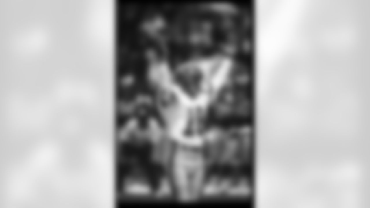 Photograph from the Falcons game vs the Los Angeles Rams on October 12, 1986.