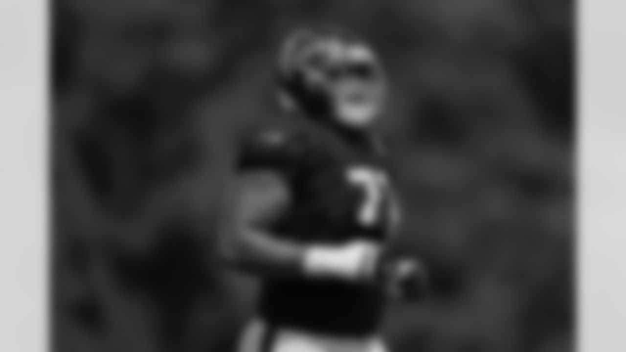 Atlanta Falcons offensive lineman Elijah Wilkinson #71 during practice at AT&T Training Camp at Atlanta Falcons Training Facility in Flowery Branch, Georgia, on Wednesday, August 20, 2025. (Photo by Jay Bendlin/Atlanta Falcons)