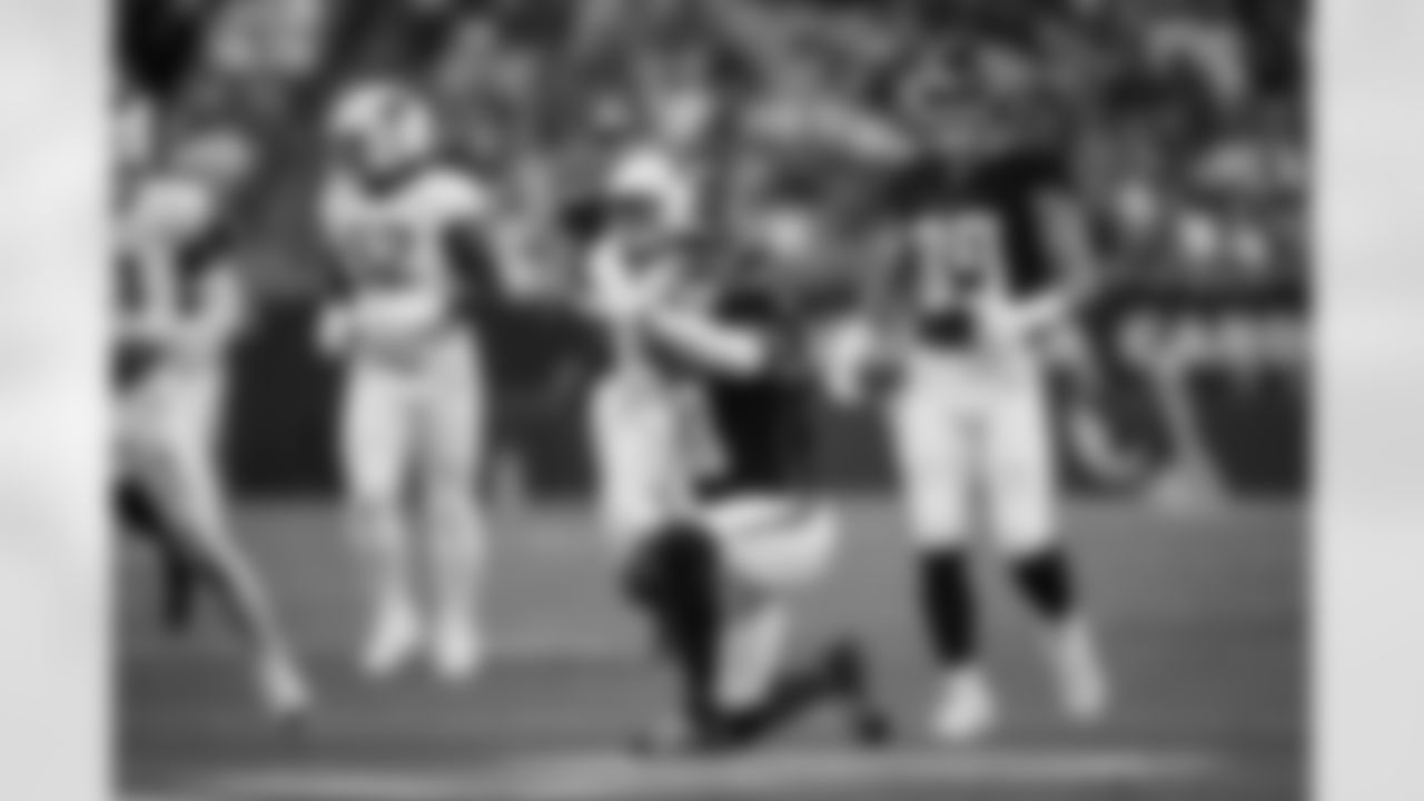 Atlanta Falcons tight end Kyle Pitts Sr. #8 celebrates a catch during the Week 16 Game against the Arizona Cardinals at State Farm Stadium in Glendale, Arizona on Sunday, December 21, 2025. (Photo by Taylor McLaughlin/Atlanta Falcons)