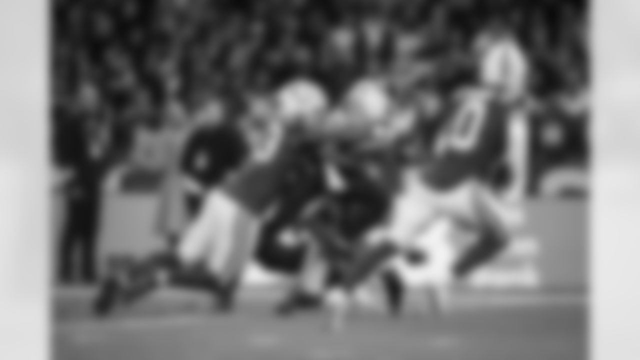 Atlanta Falcons running back Tyler Allgeier #25 scores a touchdown during the Week 10 Game against the Indianapolis Colts at Olympic Stadium in Berlin, Germany on Sunday, November 9, 2025. (Photo by Jay Bendlin/Atlanta Falcons)