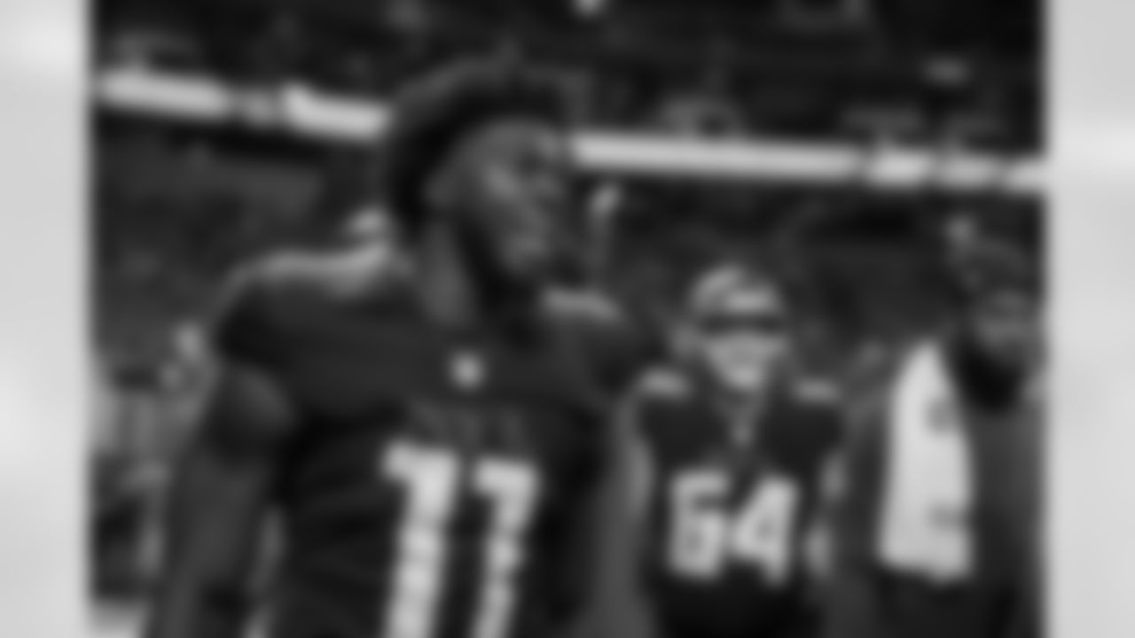 Atlanta Falcons edge rusher Jalon Walker #11 warms up before the Week 14 Game against the Seattle Seahawks at Mercedes-Benz Stadium in Atlanta, Georgia on Sunday, December 7, 2025. (Photo by Taylor McLaughlin/Atlanta Falcons)