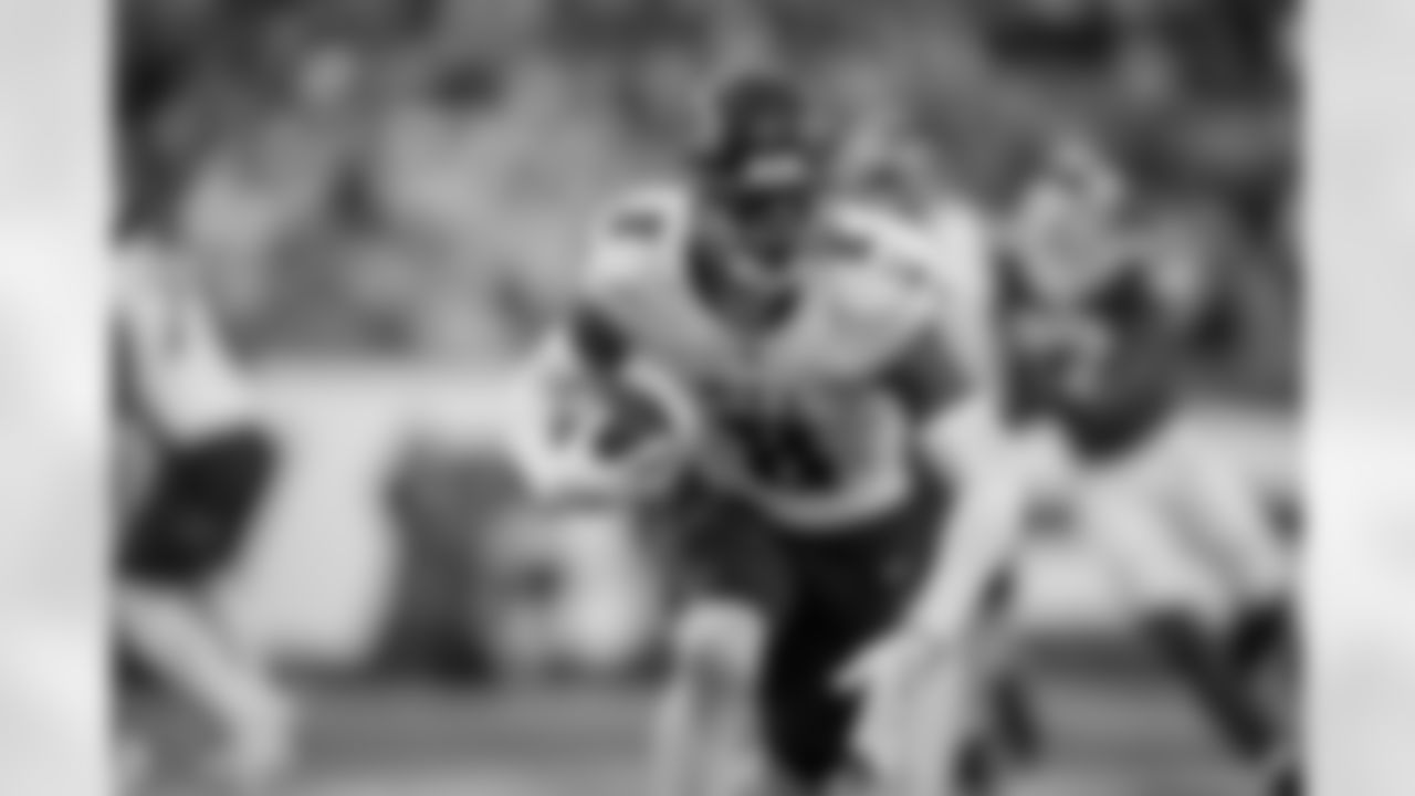 Atlanta Falcons tight end Kyle Pitts Sr. #8 runs with the ball during the Week 13 Game against the New York Jets at Metlife Stadium in East Rutherford, New Jersey on Sunday, November 30, 2025. (Photo by Jay Bendlin/Atlanta Falcons)