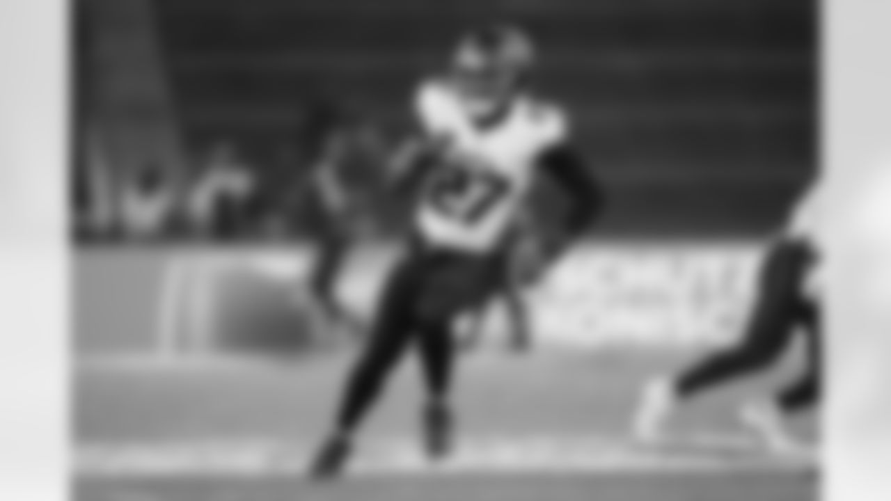 Atlanta Falcons edge rusher James Pearce Jr. #27 during the Week 10 Game against the Indianapolis Colts at Olympic Stadium in Berlin, Germany on Sunday, November 9, 2025. (Photo by Brandon Magnus/Atlanta Falcons)