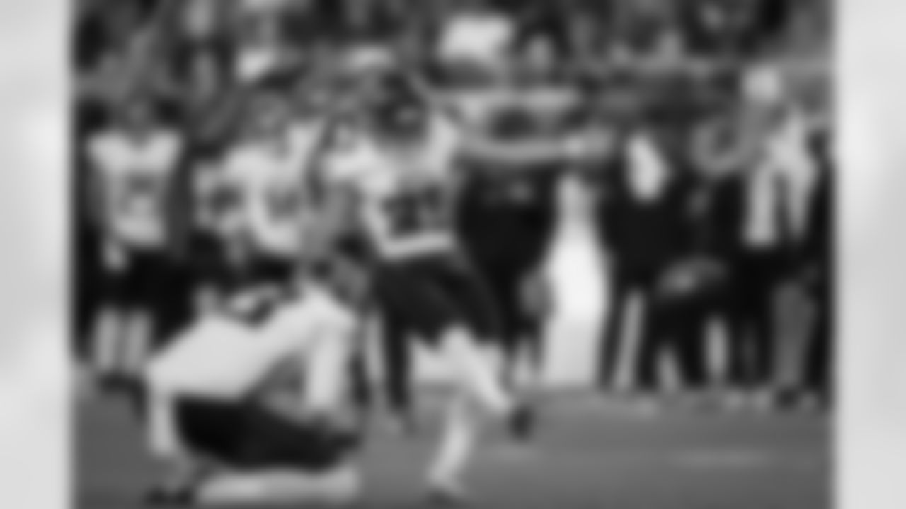 Atlanta Falcons kicker Parker Romo #39 kicks a field goal during the Week 7 Game against the San Francisco 49ers at Levi's Stadium in Santa Clara, California on Sunday, October 19, 2025. (Photo by Donald Miralle/Atlanta Falcons)