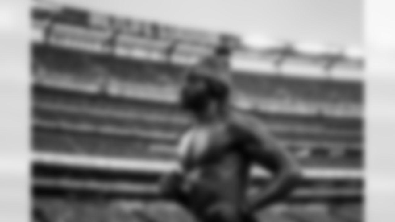 Atlanta Falcons inside linebacker Ronnie Harrison #36 warms up before the Week 13 Game against the New York Jets at Metlife Stadium in East Rutherford, New Jersey on Sunday, November 30, 2025. (Photo by Jay Bendlin/Atlanta Falcons)