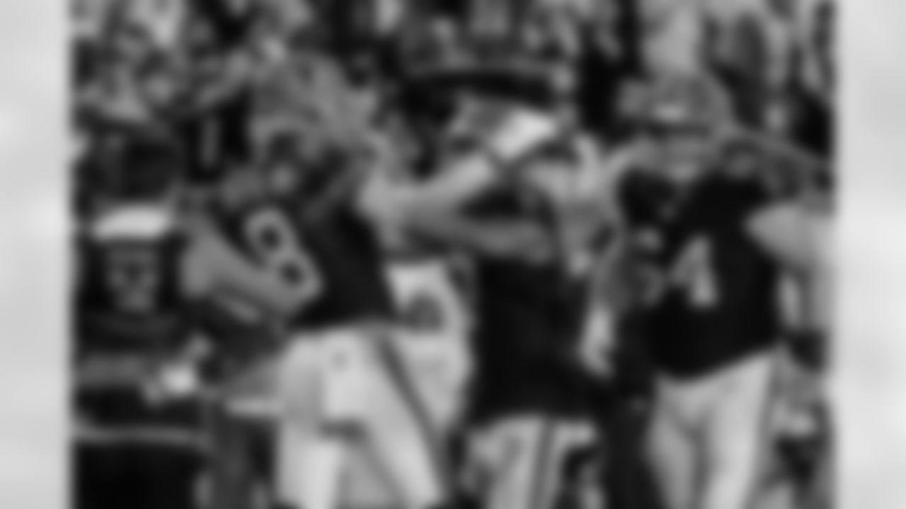 Atlanta Falcons tight end Kyle Pitts Sr. #8 scores a touchdown during the Week 15 Game against the Tampa Bay Buccaneers at Raymond James Stadium in Tampa, Florida on Thursday, December 11, 2025. (Photo by Taylor McLaughlin/Atlanta Falcons)