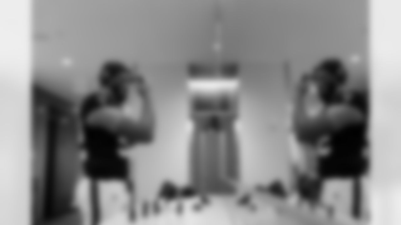 prepares in the locker room before the Week 17 Game against the Los Angeles Rams at Mercedes-Benz Stadium in Atlanta, Georgia on Monday, December 29, 2025. (Photo by Jay Bendlin/Atlanta Falcons)