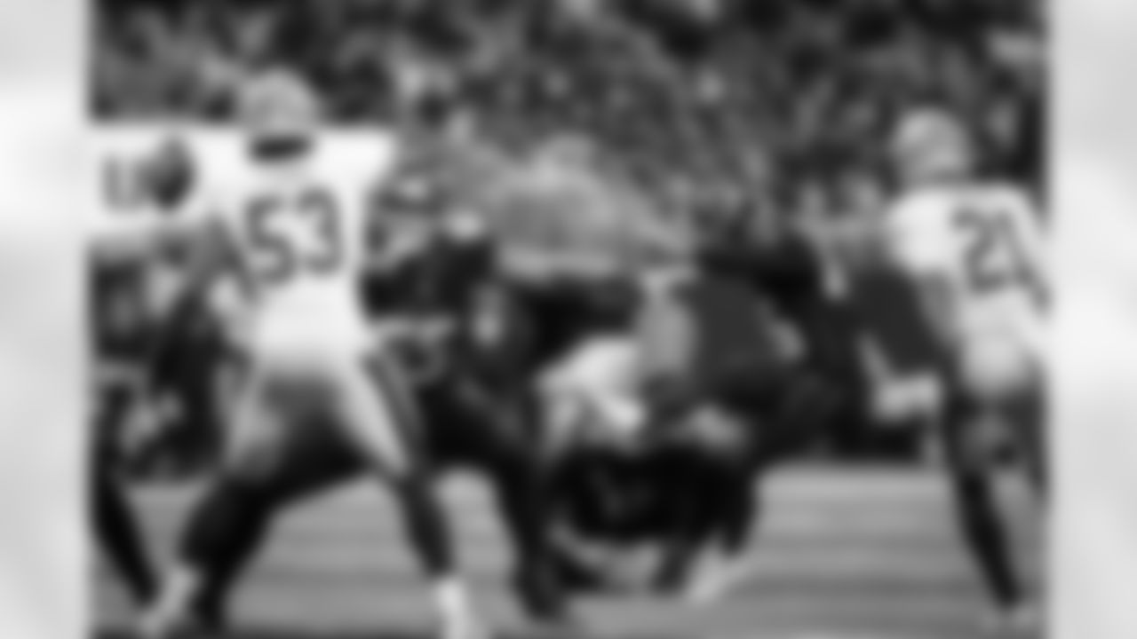 Atlanta Falcons kicker Zane Gonzalez #45 kicks a field goal during the Week 18 Game against the New Orleans Saints at Mercedes-Benz Stadium in Atlanta, Georgia on Sunday, January 4, 2026. (Photo by Brandon Magnus/Atlanta Falcons)