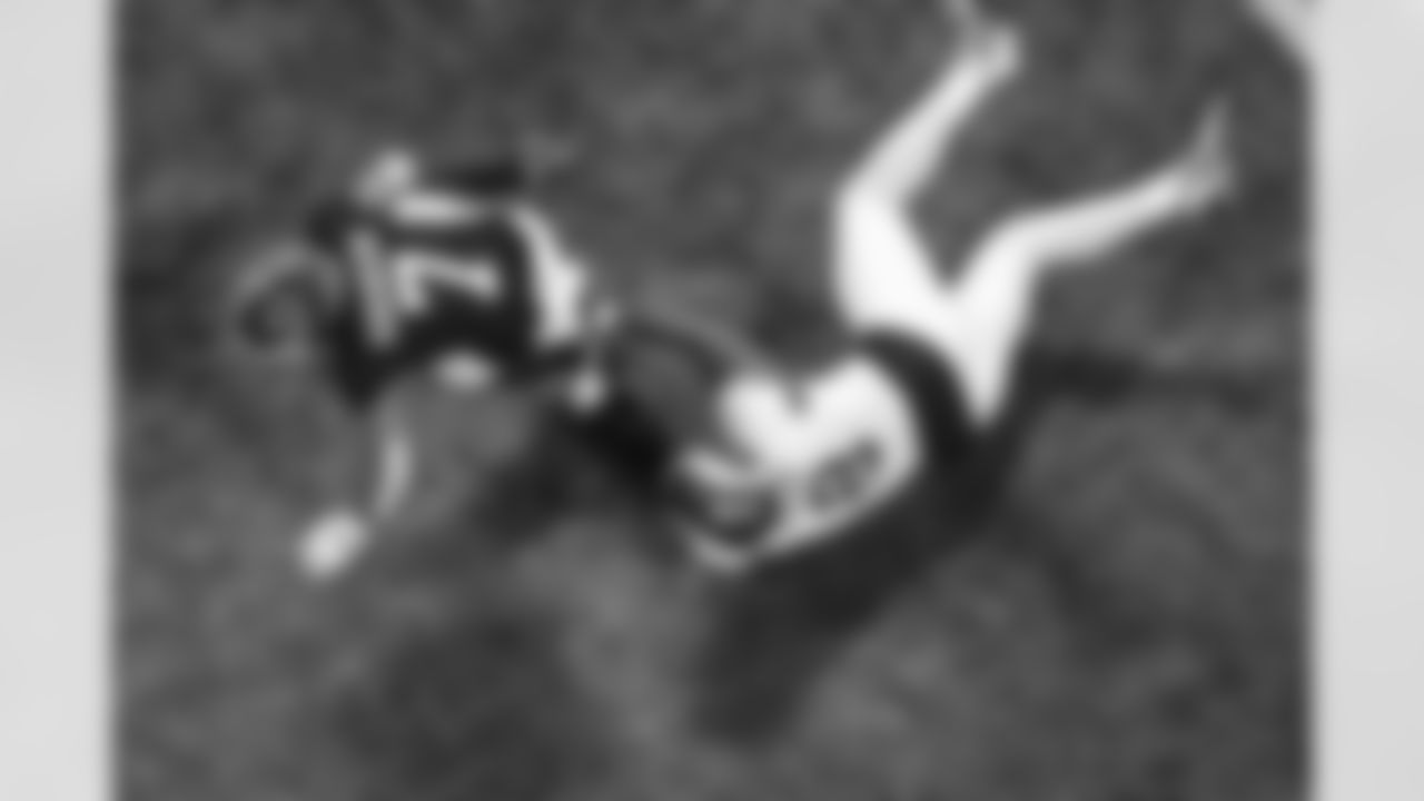 Atlanta Falcons running back Bijan Robinson #7 evades a tackle during the Week 17 Game against the Los Angeles Rams at Mercedes-Benz Stadium in Atlanta, Georgia on Monday, December 29, 2025. (Photo by Kevin Liles/Atlanta Falcons)