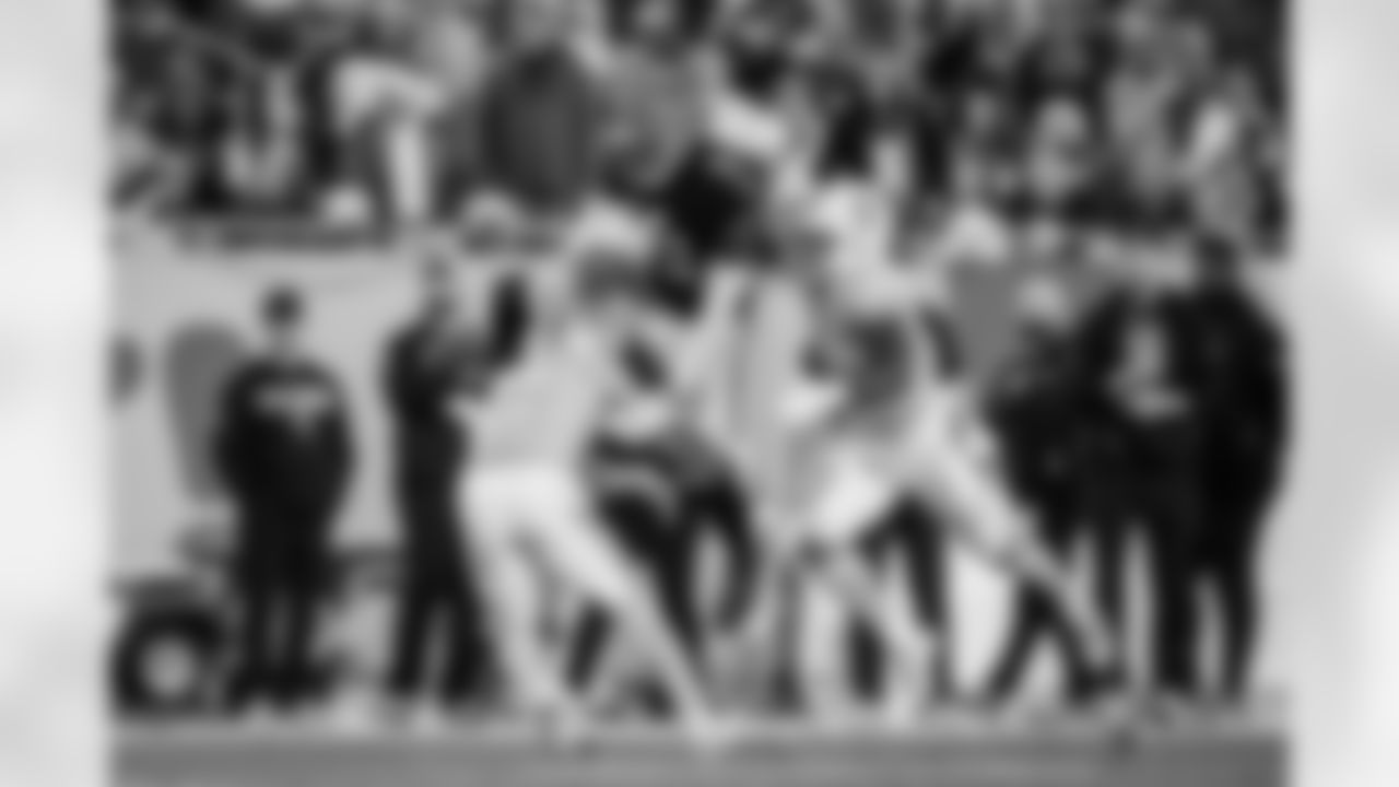 Atlanta Falcons tight end Kyle Pitts Sr. #8 hurdles during the Week 15 Game against the Tampa Bay Buccaneers at Raymond James Stadium in Tampa, Florida on Thursday, December 11, 2025. (Photo by Mitch Martin/Atlanta Falcons)