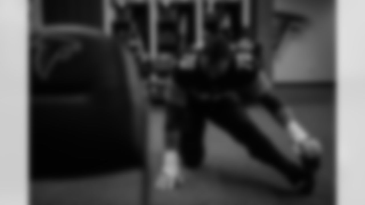 Atlanta Falcons tackle Jake Matthews #70 prepares in the locker room before the Week 18 Game against the New Orleans Saints at Mercedes-Benz Stadium in Atlanta, Georgia on Sunday, January 4, 2026. (Photo by Brandon Magnus/Atlanta Falcons)