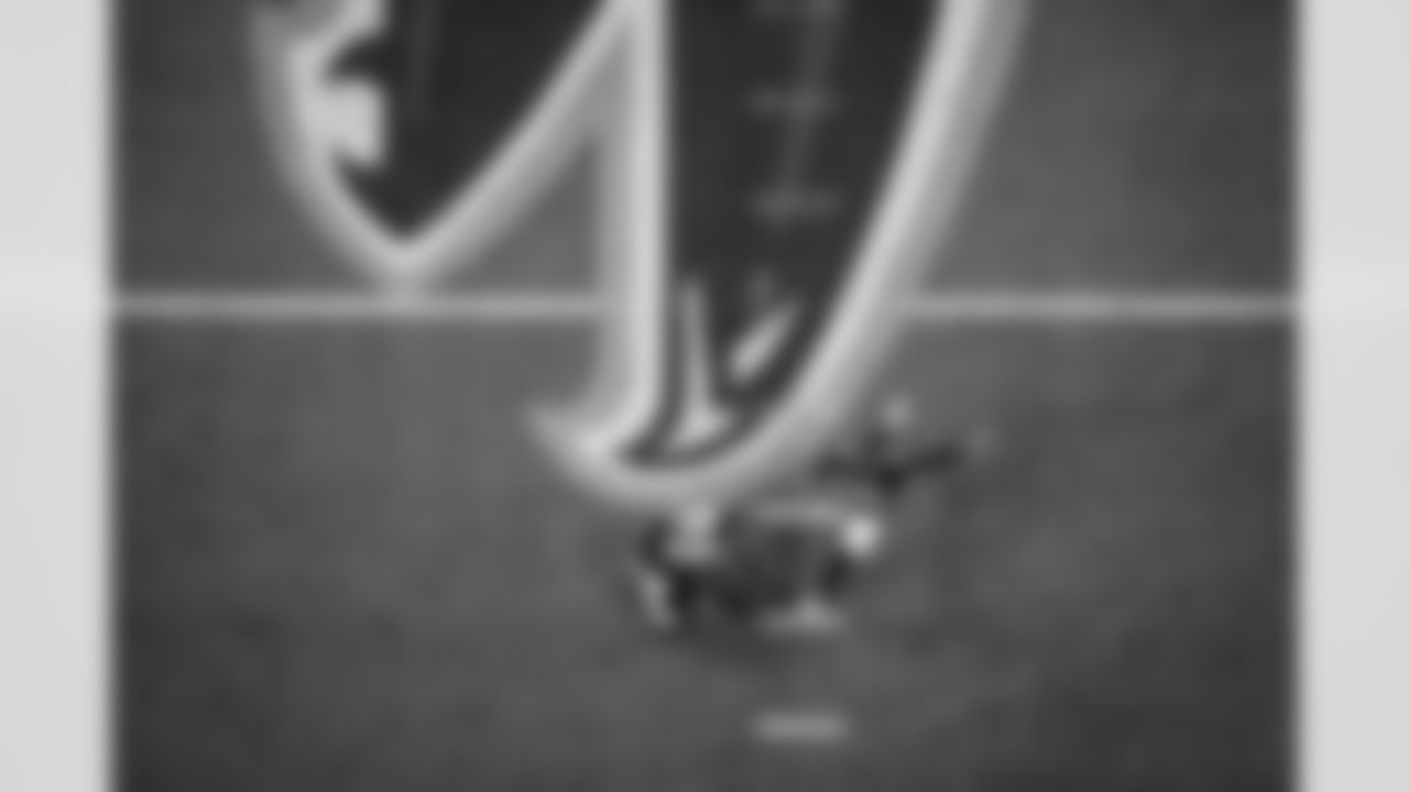 Atlanta Falcons kicker Zane Gonzalez #45 kicks a field goal during the Week 11 Game against the Carolina Panthers at Mercedes-Benz Stadium in Atlanta, Georgia on Sunday, November 16, 2025. (Photo by Brandon Magnus/Atlanta Falcons)