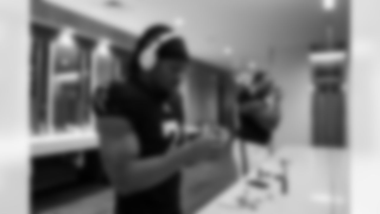 Atlanta Falcons running back Bijan Robinson #7 prepares in the locker room before the Week 17 Game against the Los Angeles Rams at Mercedes-Benz Stadium in Atlanta, Georgia on Monday, December 29, 2025. (Photo by Jay Bendlin/Atlanta Falcons)