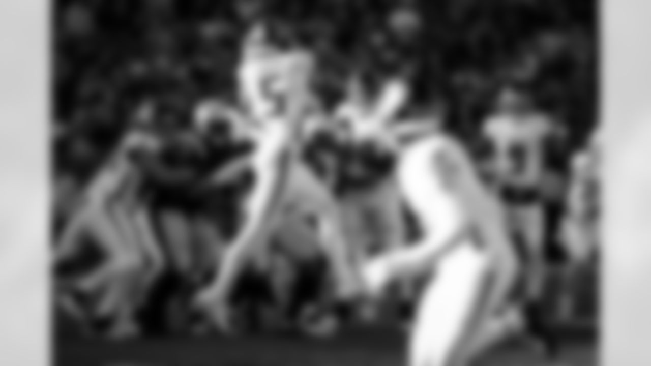 Atlanta Falcons wide receiver Drake London #5 catches a pass during the second quarter of the Week 9 Game against the New England Patriots at Gillette Stadium in Foxborough, Massachusetts on Sunday, November 2, 2025. (Photo by Taylor McLaughlin/Atlanta Falcons)